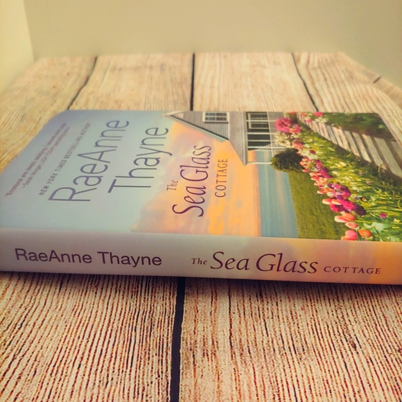 The Sea Glass Cottage (Hardcover) by Rae Anne Thayne - Picture 7 of 7